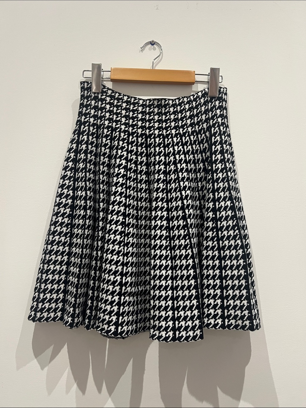 Pied de Poule high waisted knitted mini-skirt
